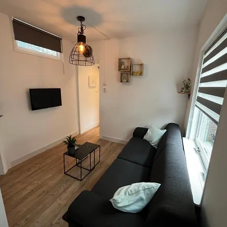 Lennon's Beachhouse Apartment *